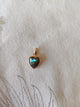 Pendentif cœur ormeau abalone - fond tissu blanc cadre doré