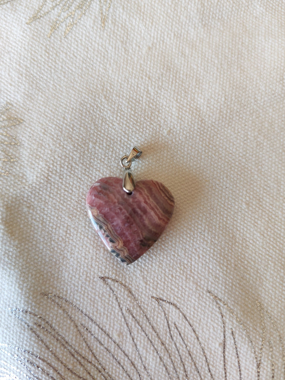 Pendentif cœur rhodocrosite bélière argent - fond tissu