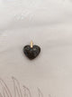 Pendentif mini cœur pyrite - fond tissu blanc bélière dorée