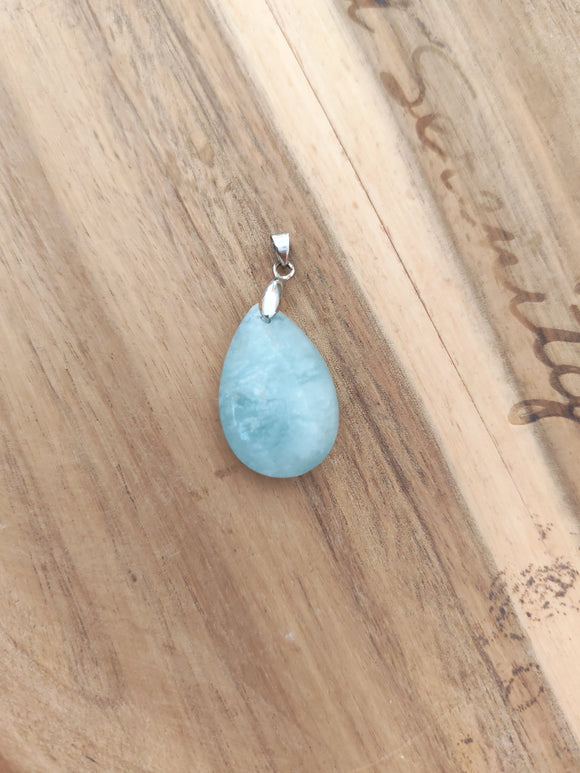 Pendentif larme aigue-marine - posé sur bois bleu ciel