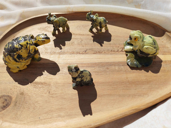 Animal Sculpté en Serpentine – Grenouille, Tortue, Éléphant ou Chat | Pierre Naturelle