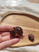 Chat Endormi Sculpté en Pierre Naturelle – Obsidienne Acajou, Aventurine ou Quartz Fraise
