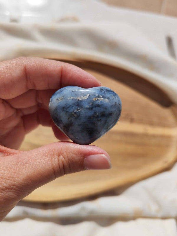 Cœur Opale Bleue – Pierre naturelle sculptée