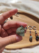 Porte-clé crâne apatite bleue vue de face 7 chakras